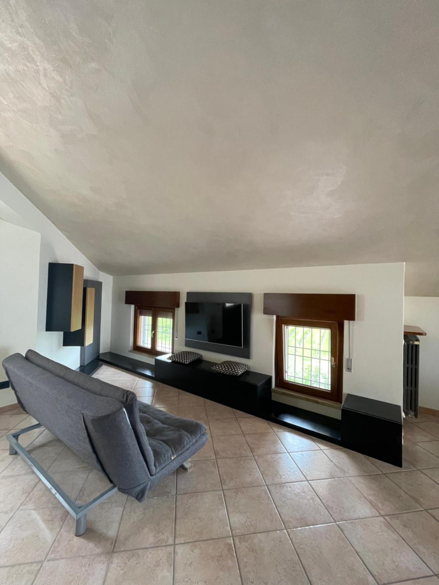 Casa Luigi - Appartamenti A Peschiera Del Garda Pokoj fotografie